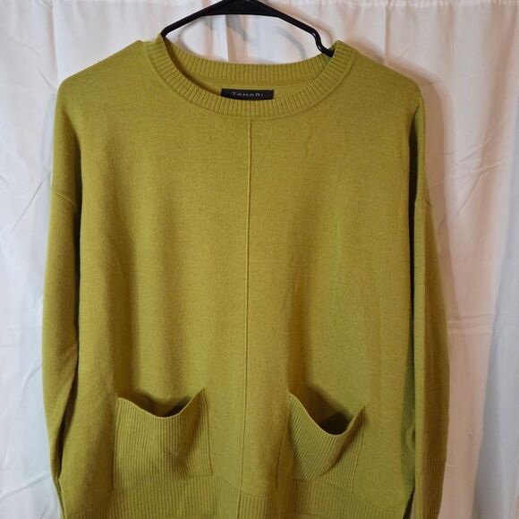 Tahari Women's Crewneck100% Extrafine Merino Wool Sweater in Olive Green Size M - Picture 2 of 8